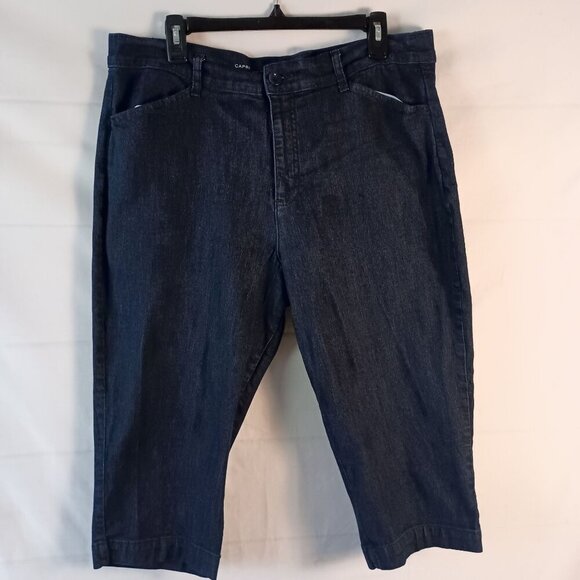 St. John's Bay Pants - St. John’s Bay Denim Capris Women’s Size 16 High Rise 19” Inseam Excellent